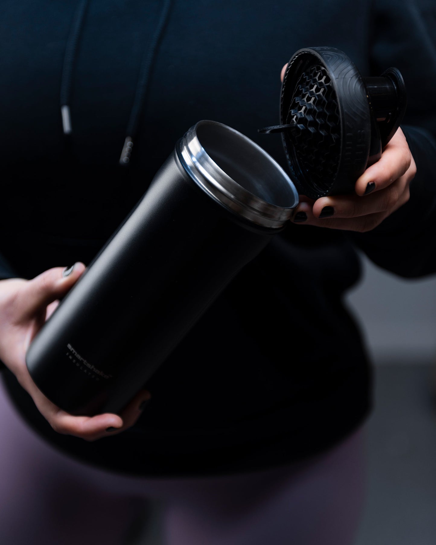insulated-steel-shaker-black-p2 Smartshake_Insulated_Steel_lifestyle.jpg