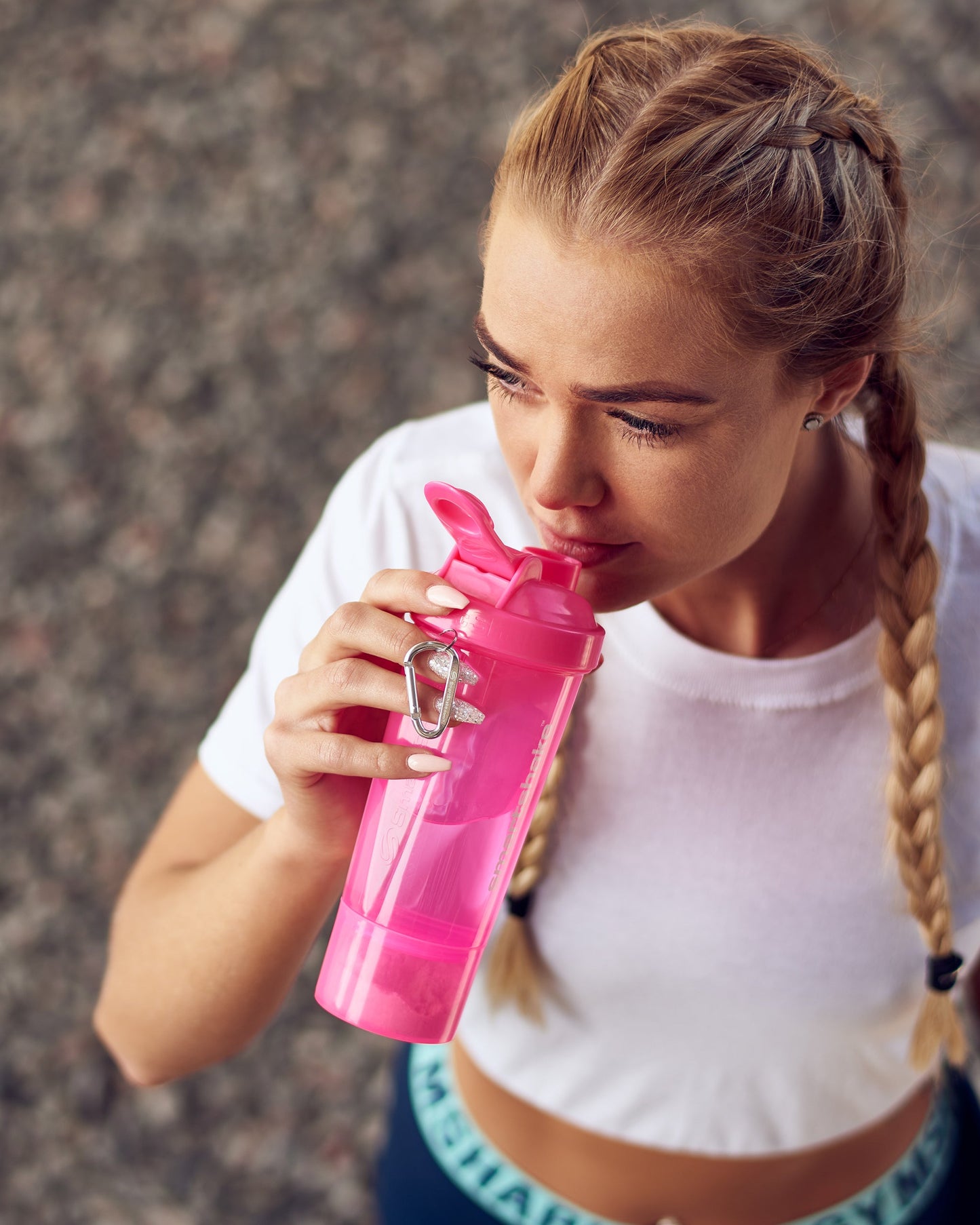 slim-pink-v7 Smartshake_Slim_pink_lifestyle.jpg