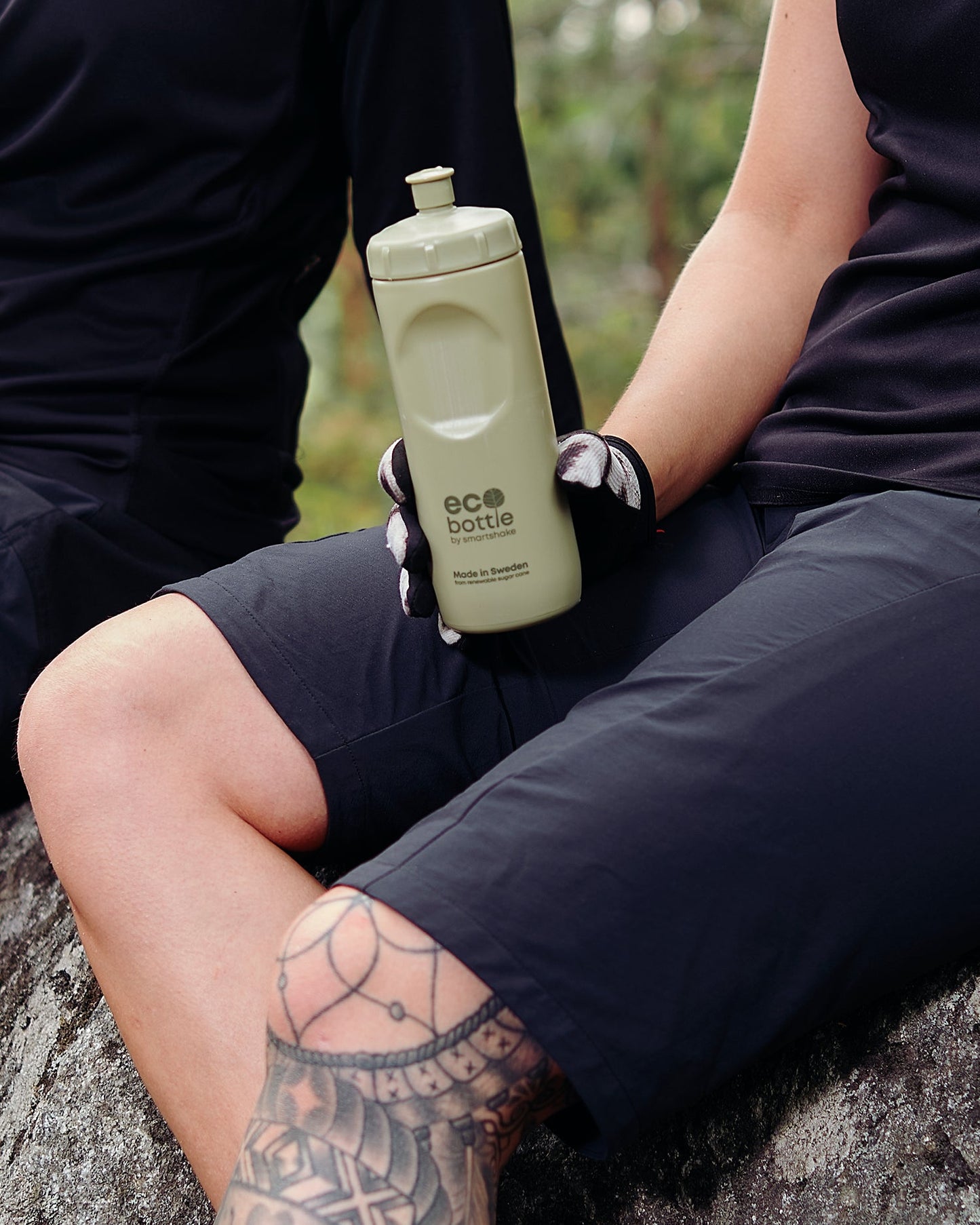 ecobottle-500-squeeze-dusky-green-d8 samrtshake_ecobottle_500_squeeze_lifestyle_dusky_green.jpg