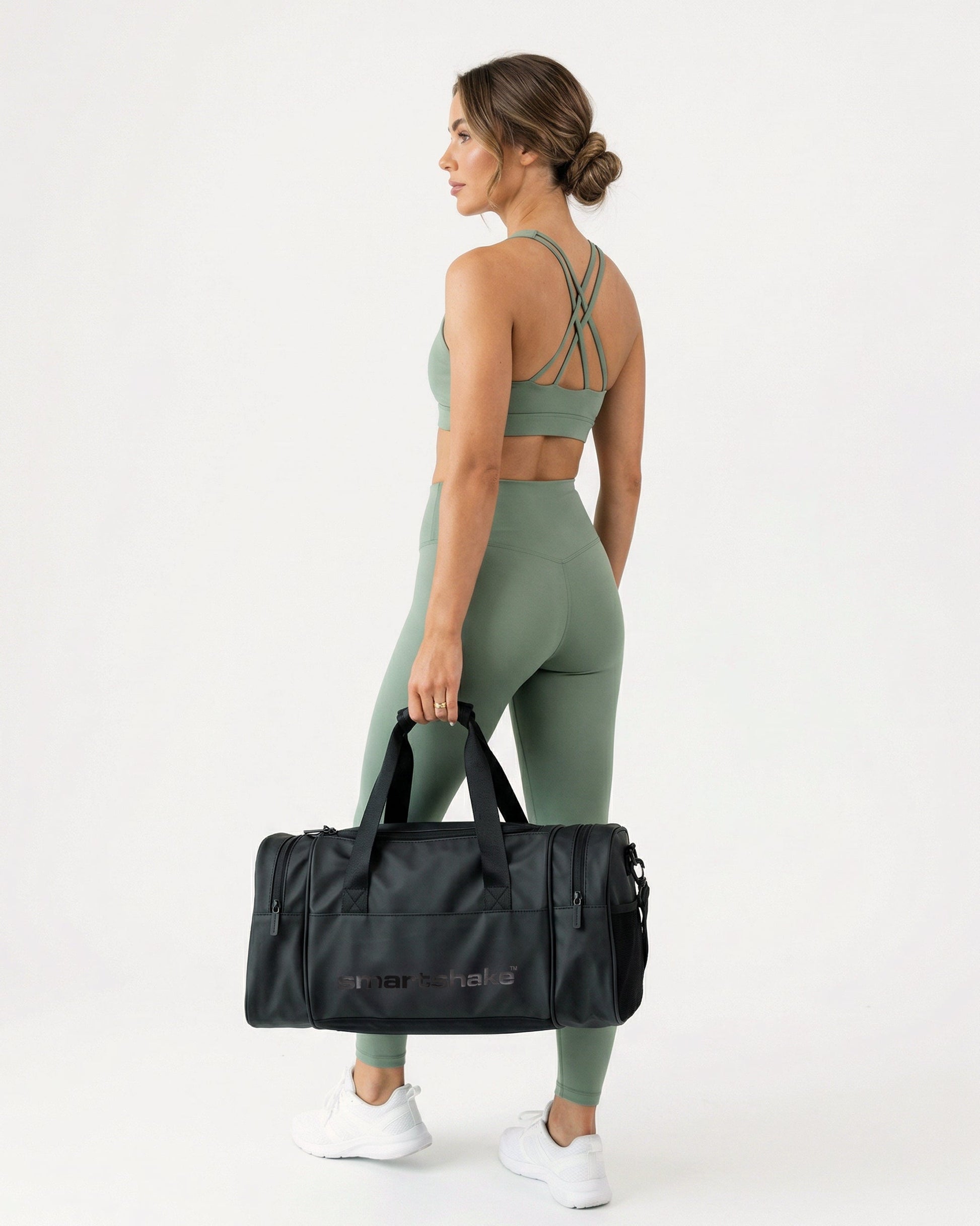 gym-bag-black-x4 Smartshake_GymBag_Black_lifestyle4_39cb3c06-8267-4a3c-8ba4-17ffef457cbf.jpg