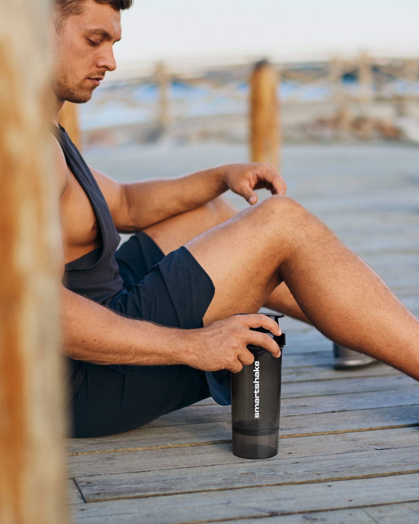 original2go-one-gunsmoke-black-v4 Smartshake_Original2Go-ONE-Gunsmoke-Black_lifestyle2.jpg